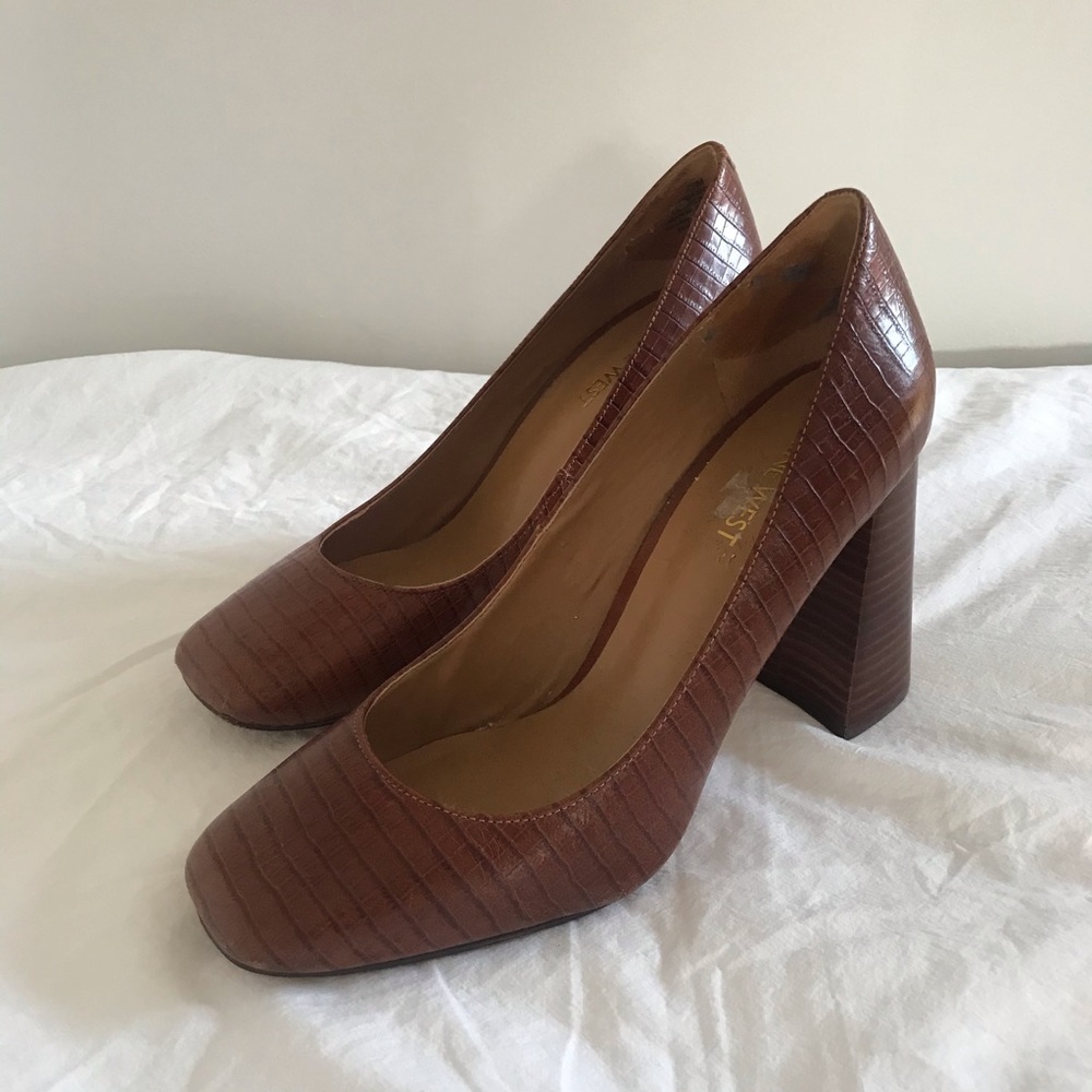 Nine West Tan reptile pumps
